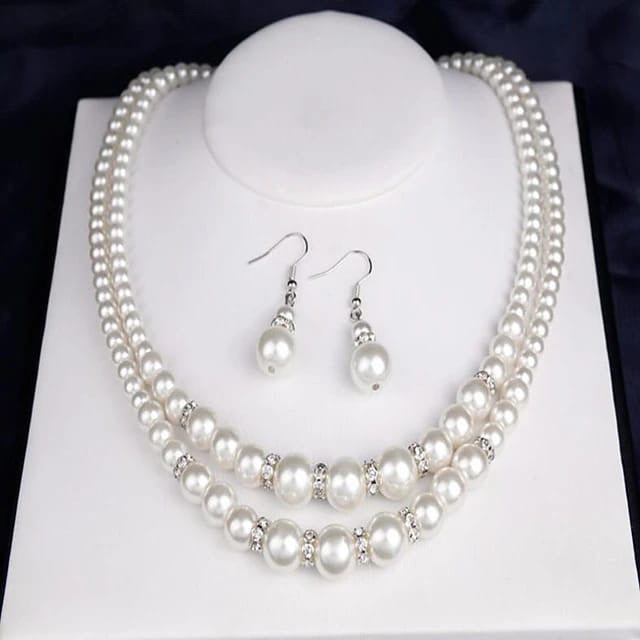 WHITE NECLACE